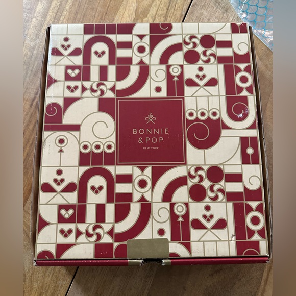 New in Box. Collapsible fruit bowl. No fruit included - Picture 14 of 14